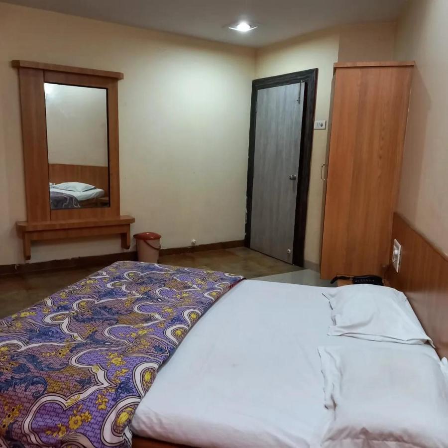 Sharan Hotel Shirdi Dış mekan fotoğraf